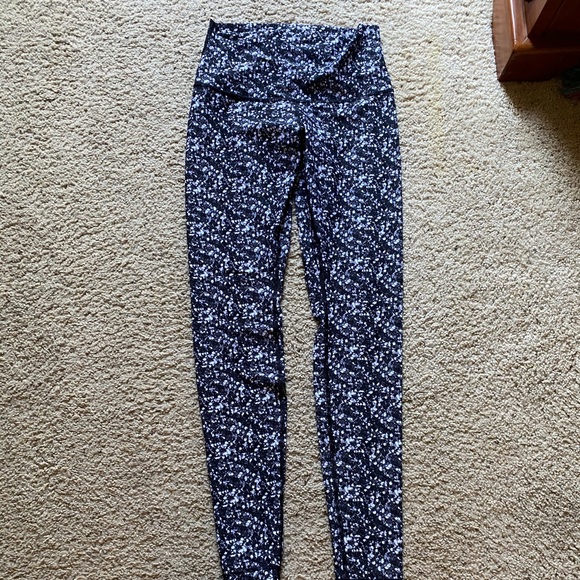 Lululemon high raise leggings - Picture 2 of 3